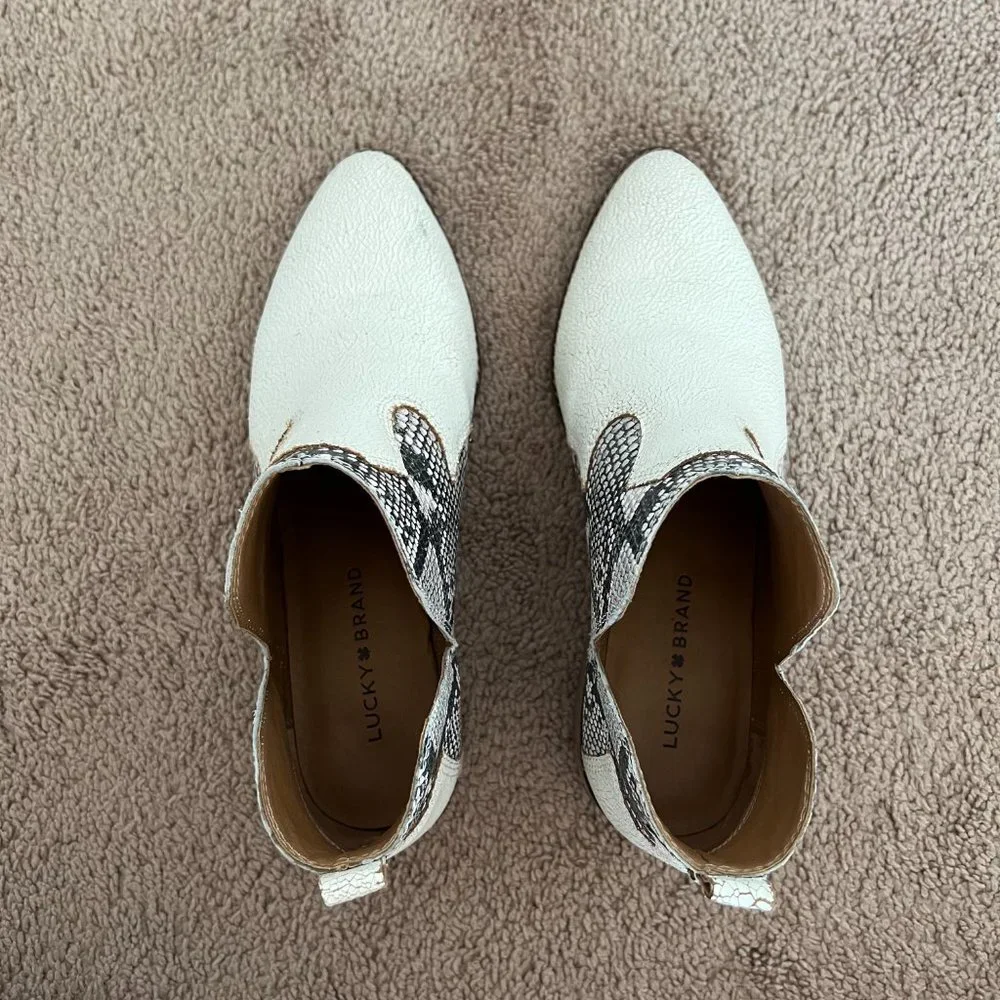 Lucky Brand Leymon Milk Weathered White Snakeskin Boots Size 9